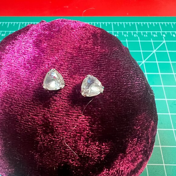 Swarovski Millenia Stud Earrings Trillion Cut Clear Crystal Pre-owned - Picture 1 of 3